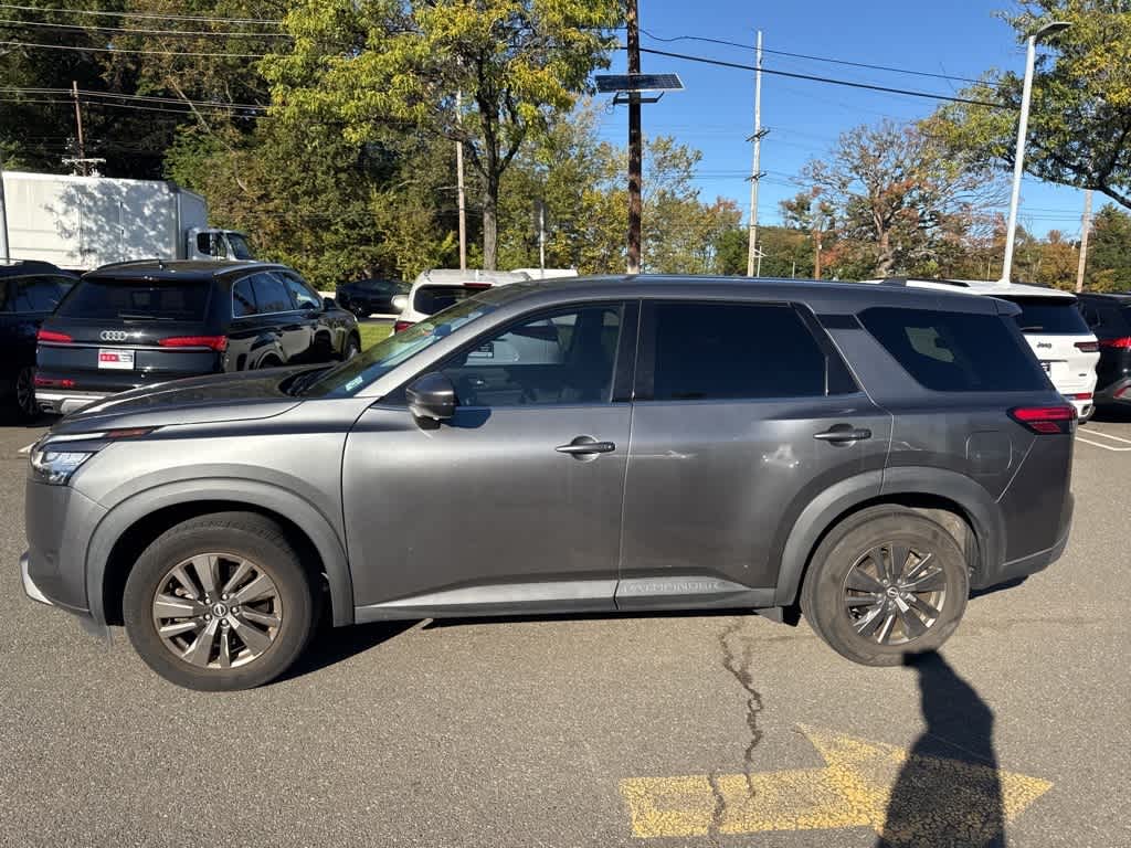 Thumbnail: 2022 Nissan Pathfinder - 2