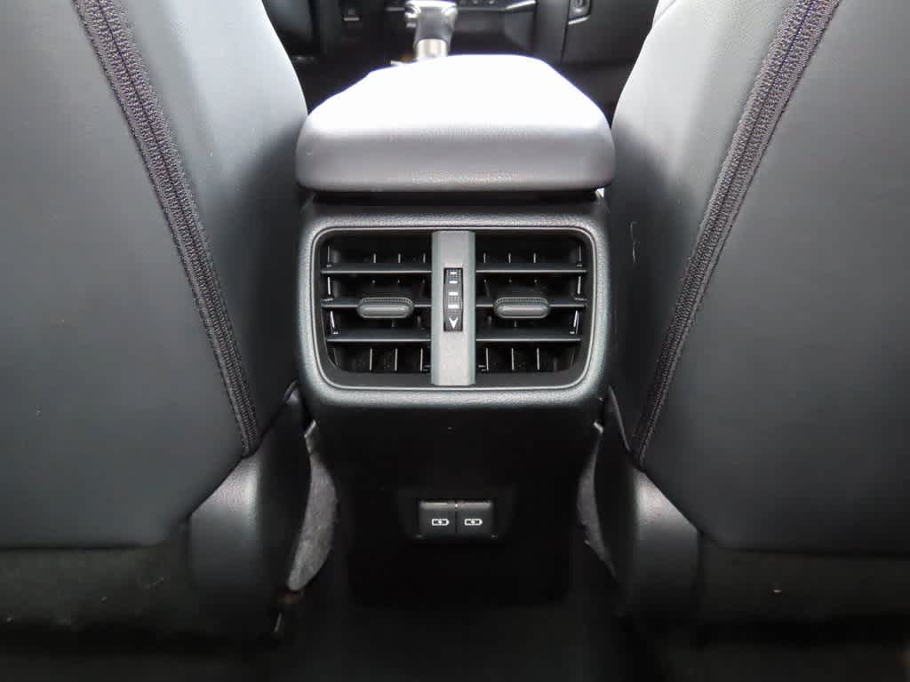 Thumbnail: 2022 Lexus UX - 23