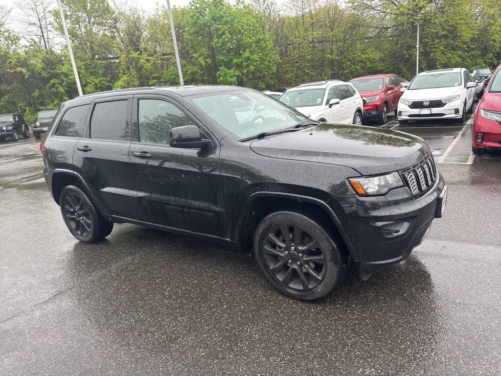 Thumbnail: 2017 Jeep Grand Cherokee - 5