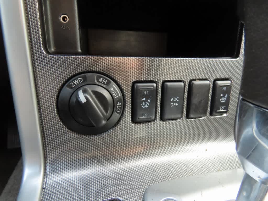 Thumbnail: 2011 Nissan Pathfinder - 23