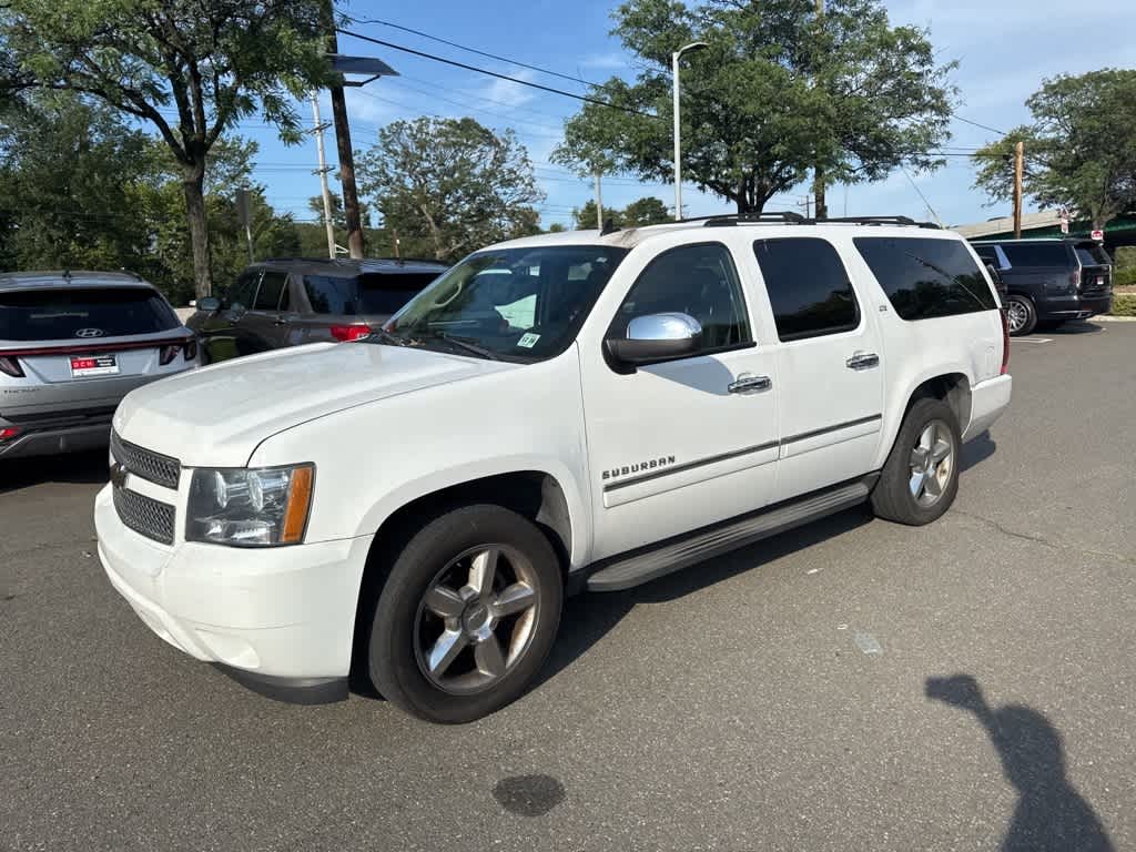 Thumbnail: 2011 Chevrolet Suburban - 3