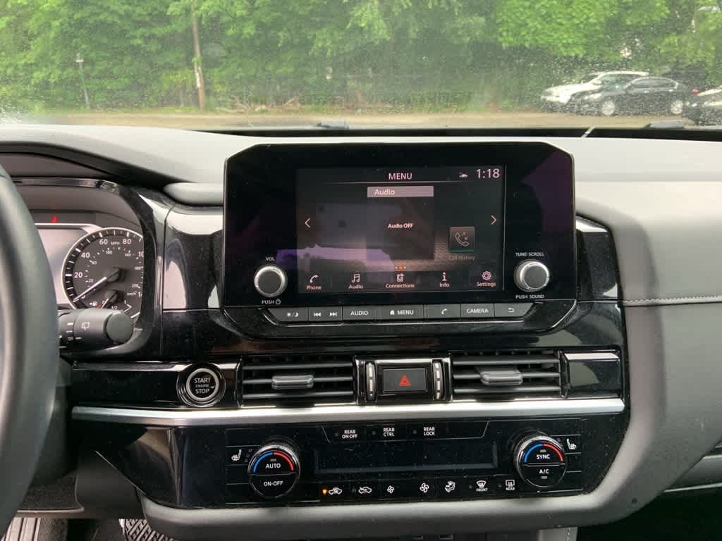 2022 Nissan Pathfinder SV 24