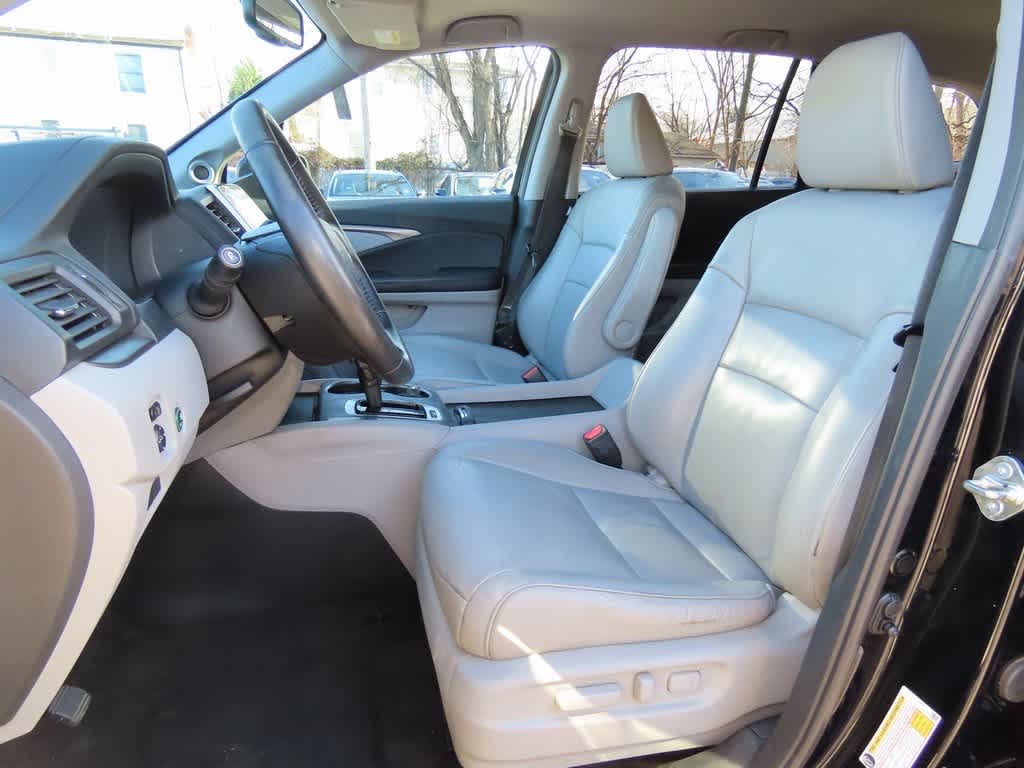 Thumbnail: 2018 Honda Pilot - 14