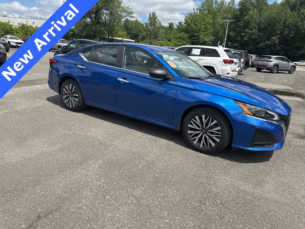 Thumbnail: 2025 Nissan Altima - 1