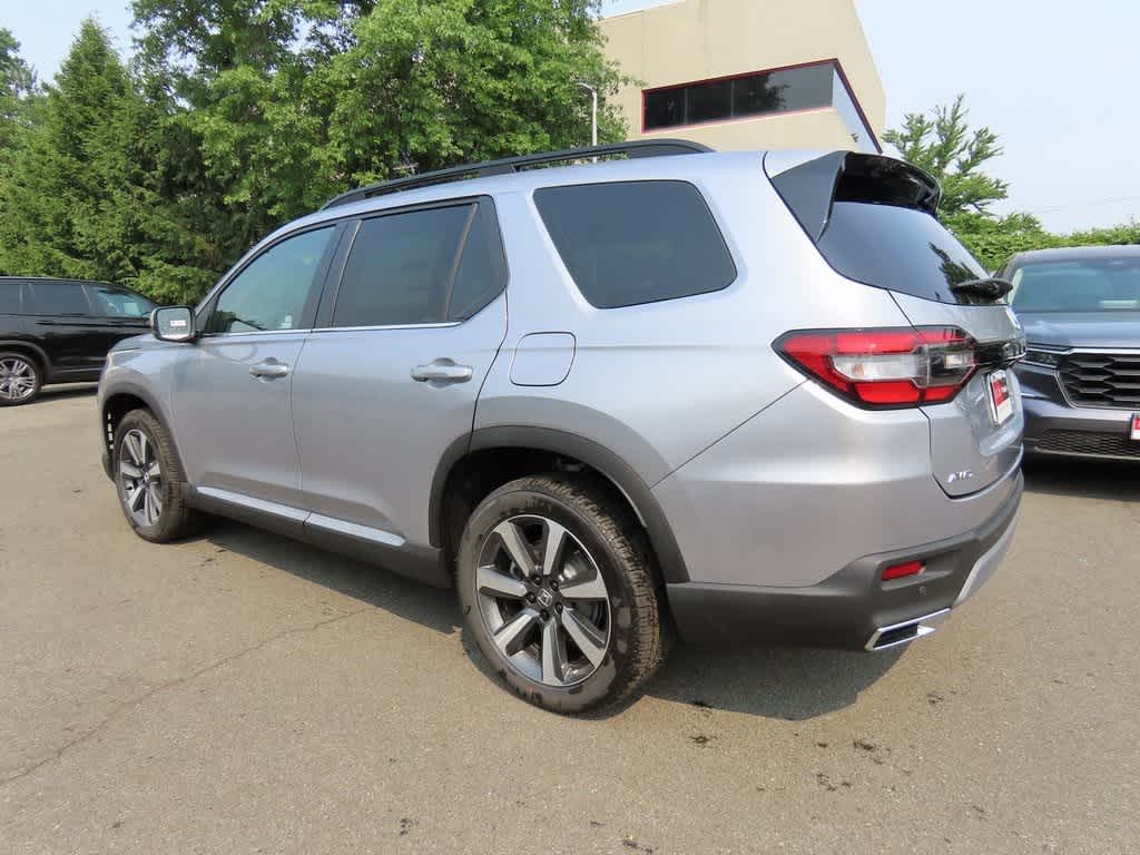 2025 Honda Pilot Touring 4