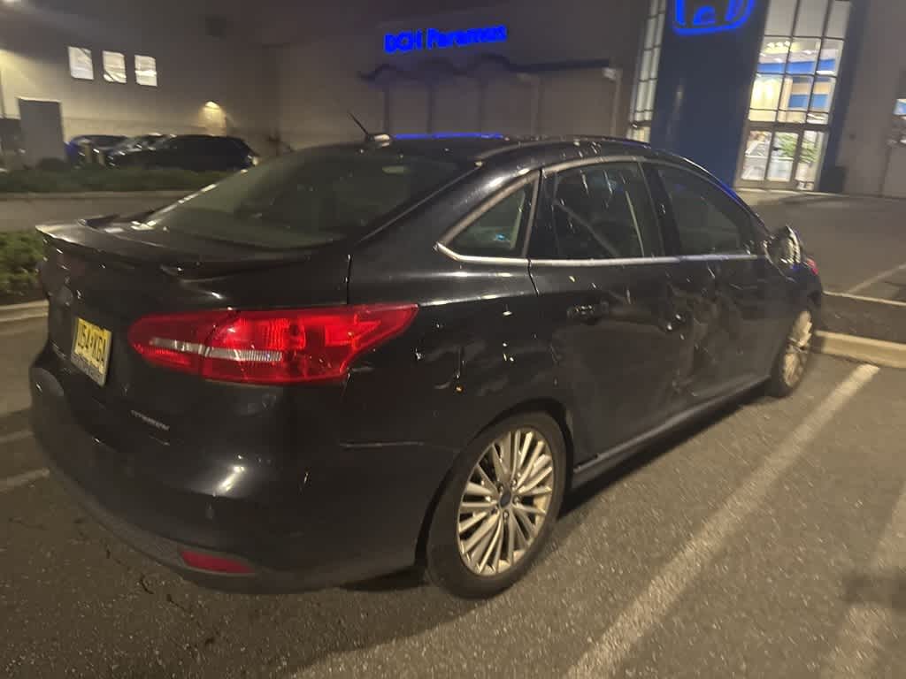 Thumbnail: 2015 Ford Focus - 5