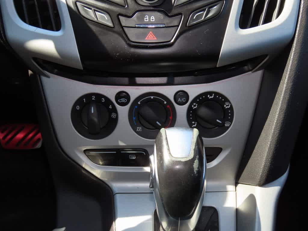 Thumbnail: 2014 Ford Focus - 19