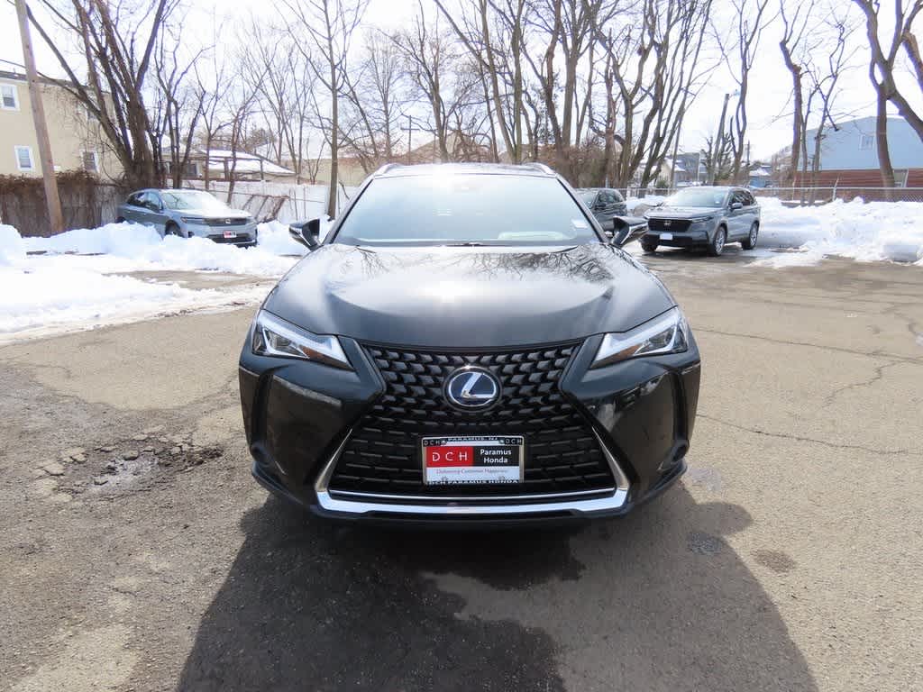 Thumbnail: 2022 Lexus UX - 6