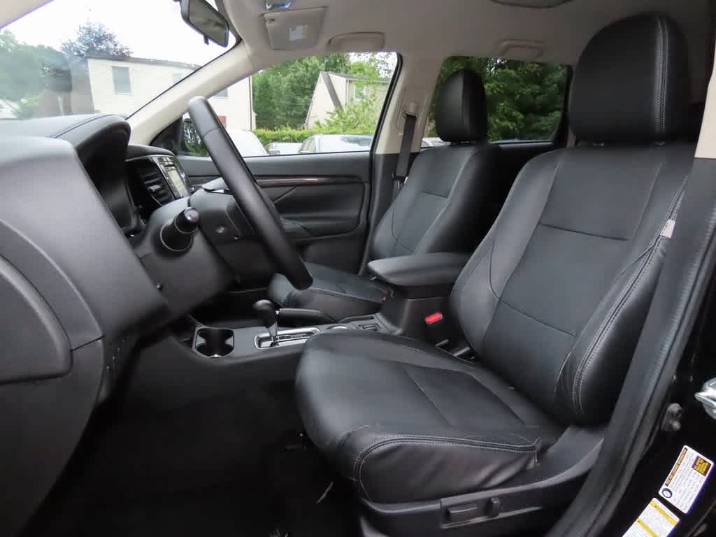 Thumbnail: 2016 Mitsubishi Outlander - 12