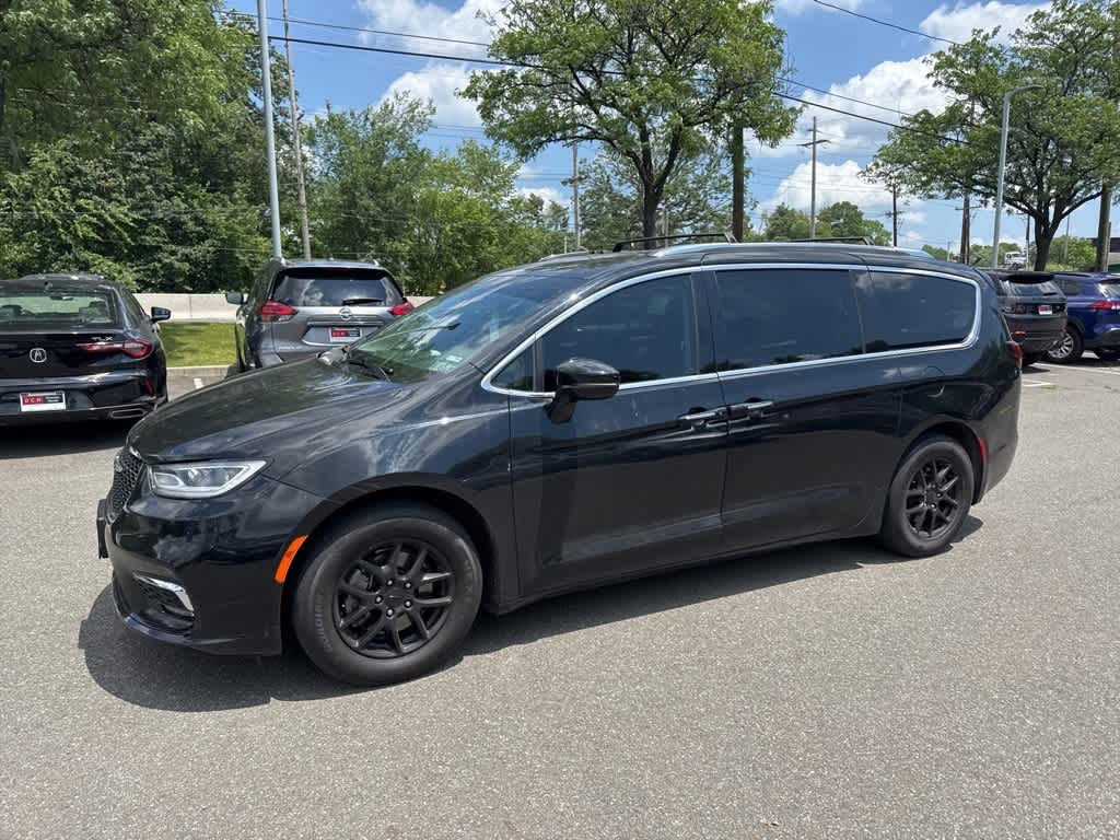 Thumbnail: 2021 Chrysler Pacifica - 4