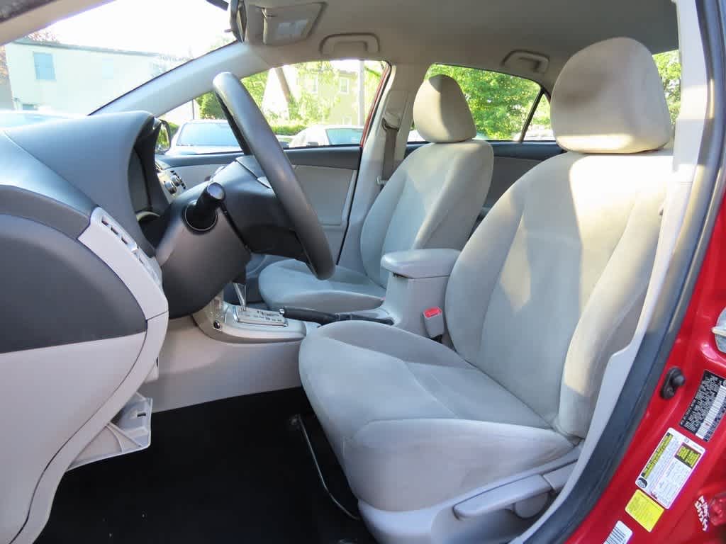 2011 Toyota Corolla LE 11