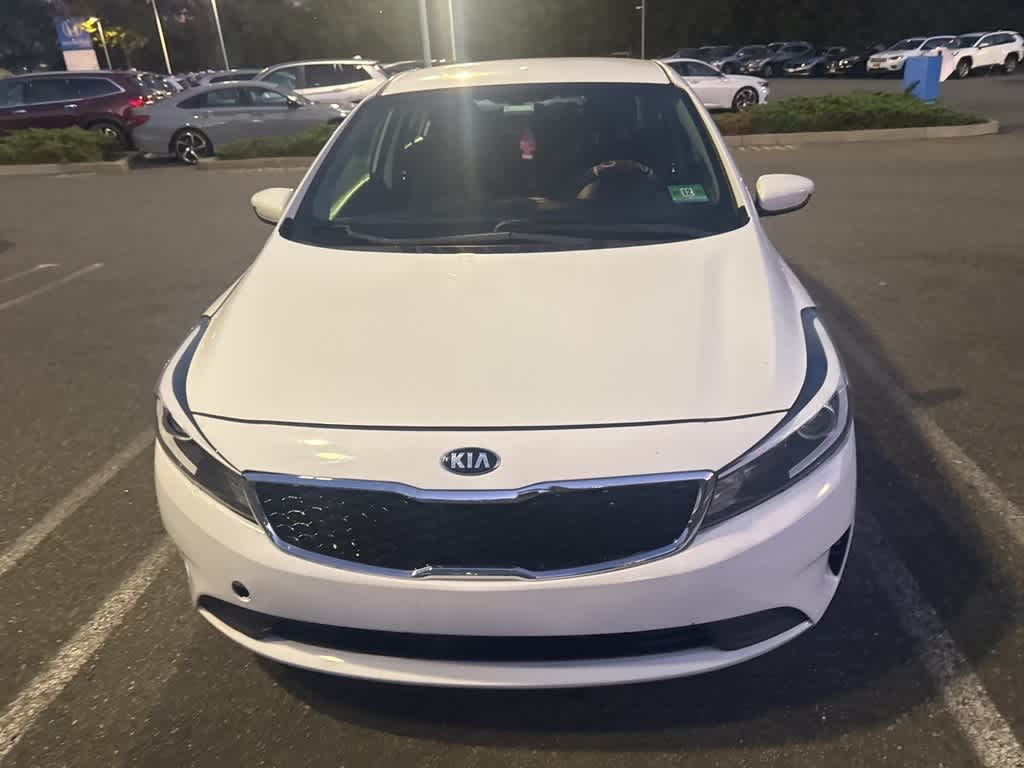 Thumbnail: 2018 Kia Forte - 4