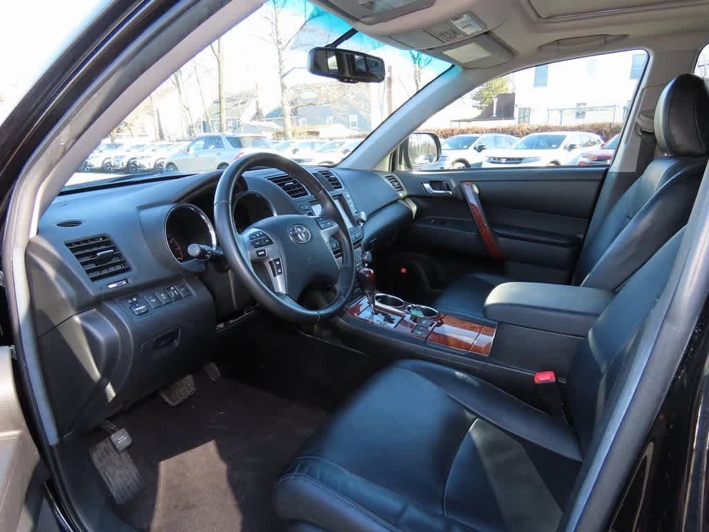 Thumbnail: 2011 Toyota Highlander - 3