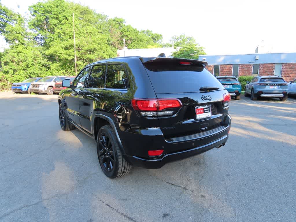 Thumbnail: 2017 Jeep Grand Cherokee - 4