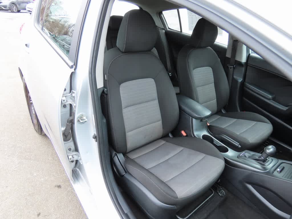 Thumbnail: 2016 Kia Forte - 16