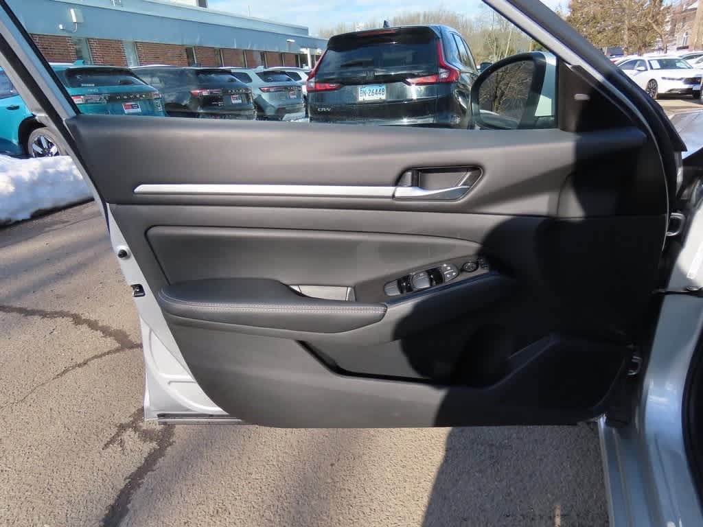 Thumbnail: 2023 Nissan Altima - 16