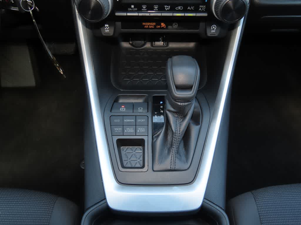 Thumbnail: 2019 Toyota RAV4 - 20