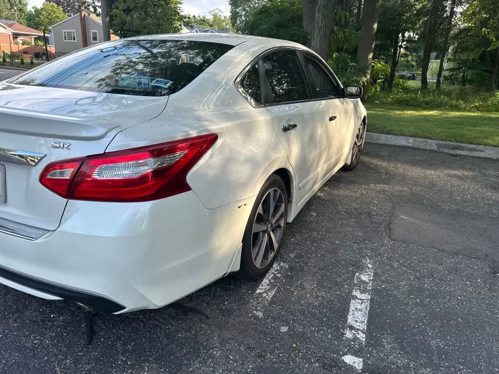 Thumbnail: 2016 Nissan Altima - 11