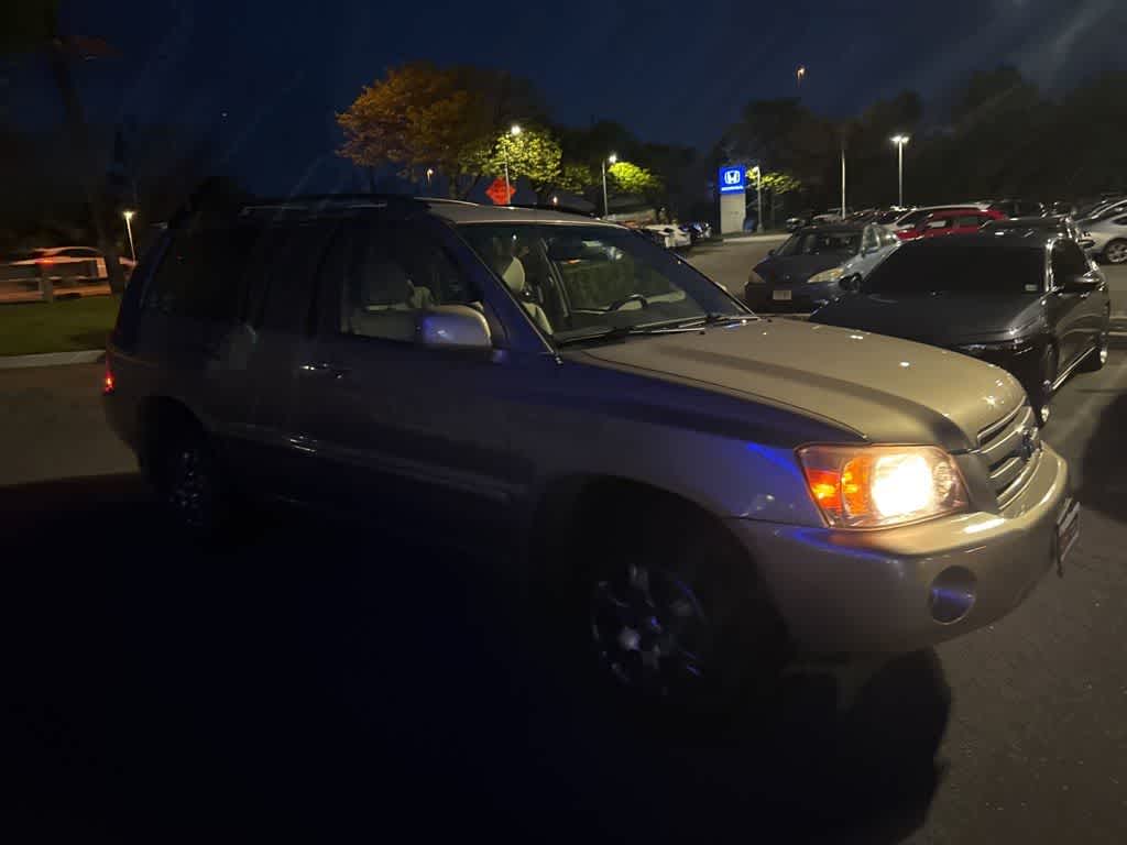 Thumbnail: 2004 Toyota Highlander - 10