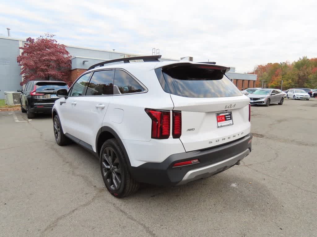 Thumbnail: 2022 Kia Sorento - 4