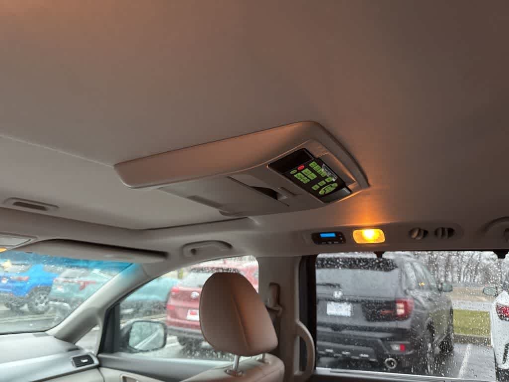 Thumbnail: 2011 Honda Odyssey - 14