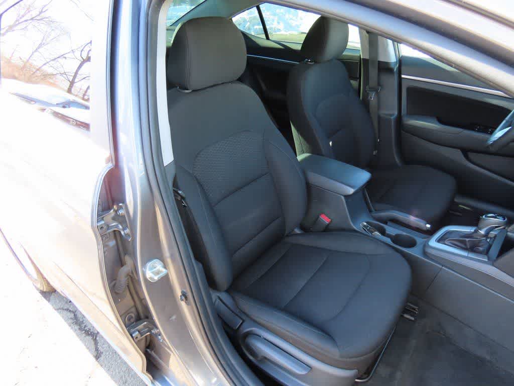 Thumbnail: 2020 Hyundai Elantra - 15