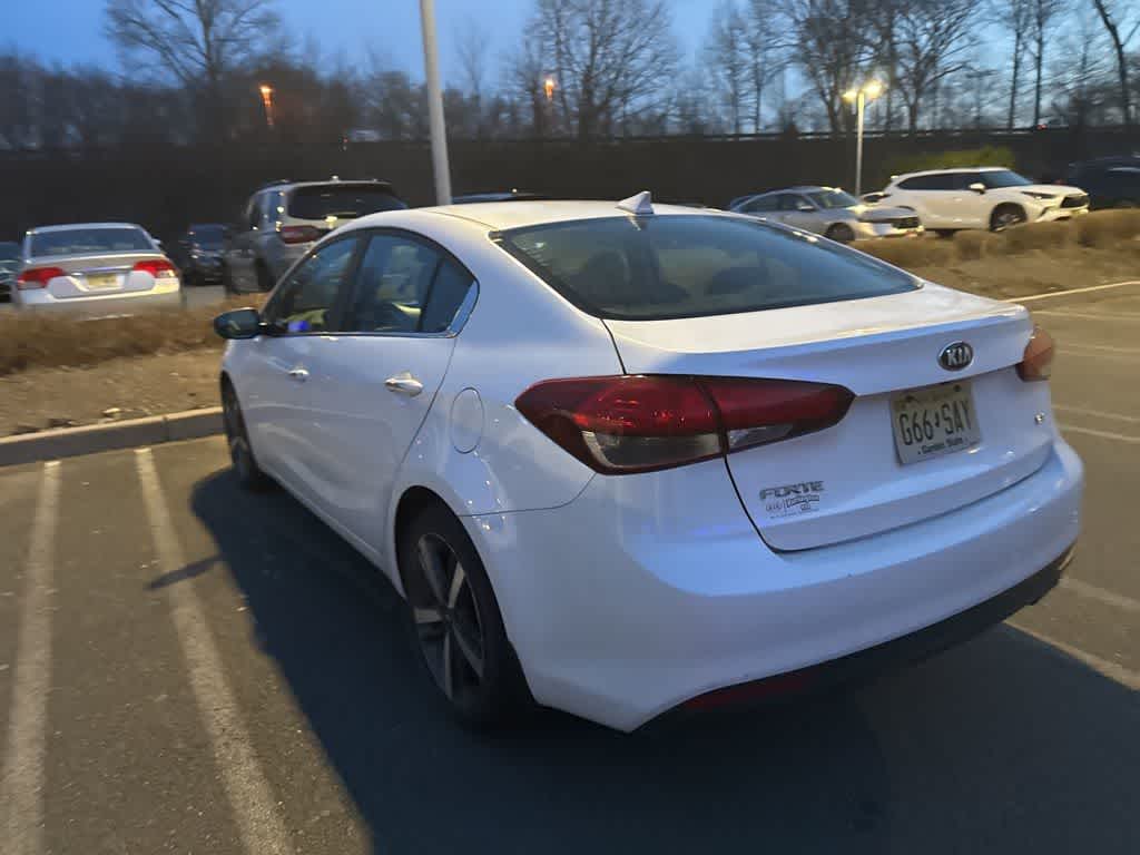 Thumbnail: 2018 Kia Forte - 16
