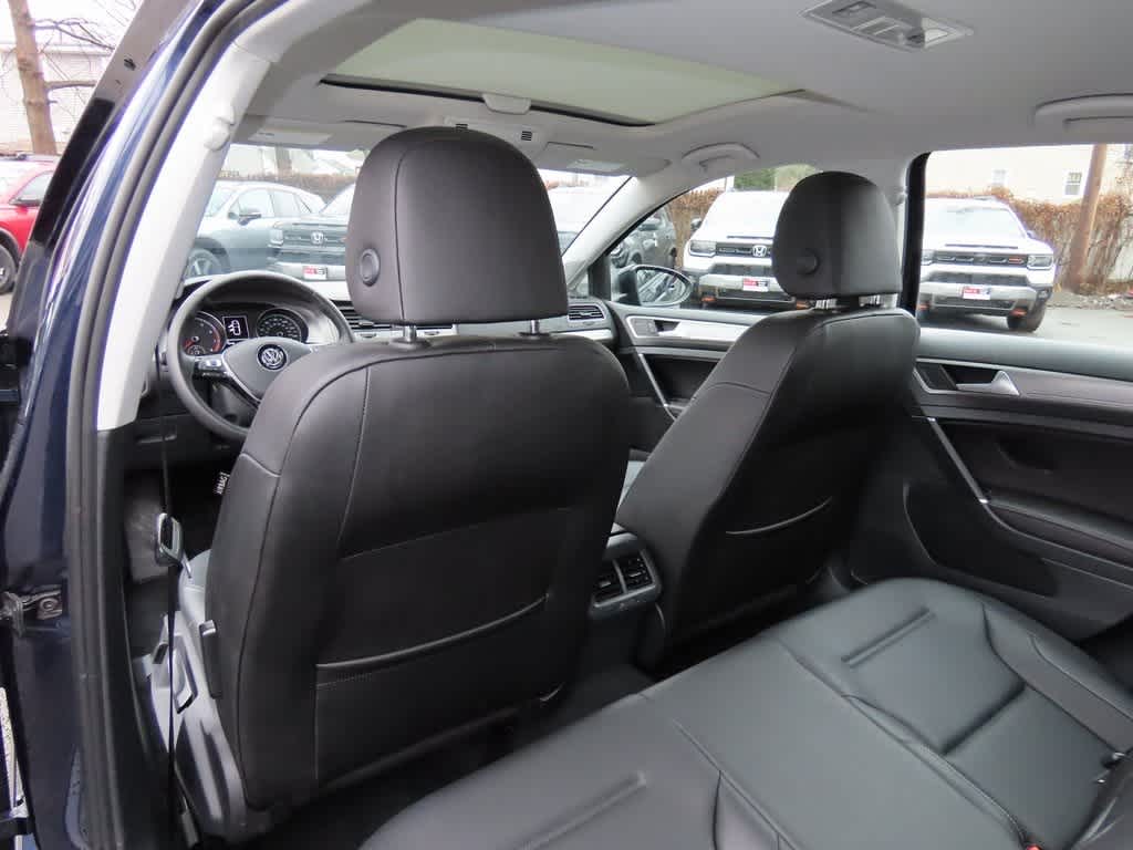 Thumbnail: 2016 Volkswagen Golf - 15