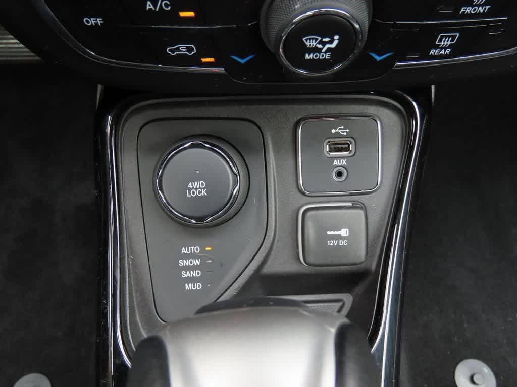 Thumbnail: 2018 Jeep Compass - 24