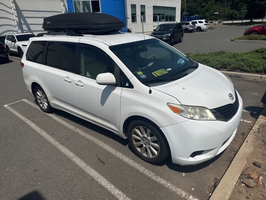 Thumbnail: 2014 Toyota Sienna - 5
