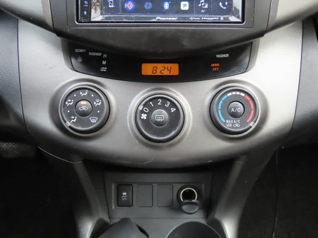 Thumbnail: 2011 Toyota RAV4 - 22