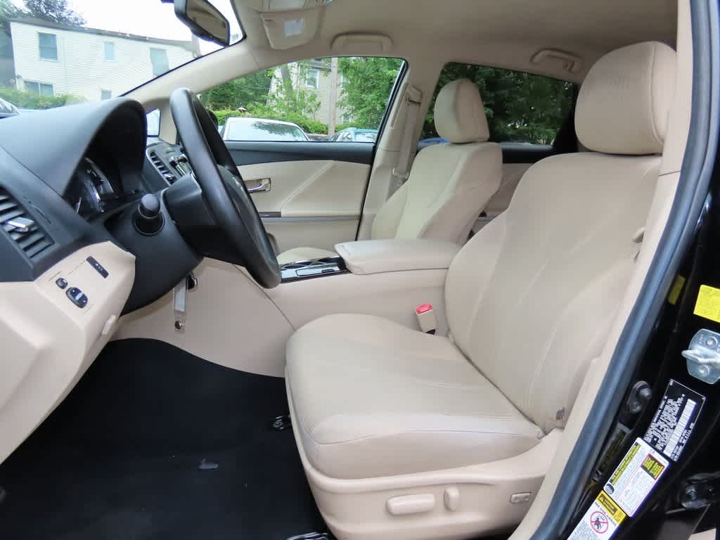 Thumbnail: 2010 Toyota Venza - 12