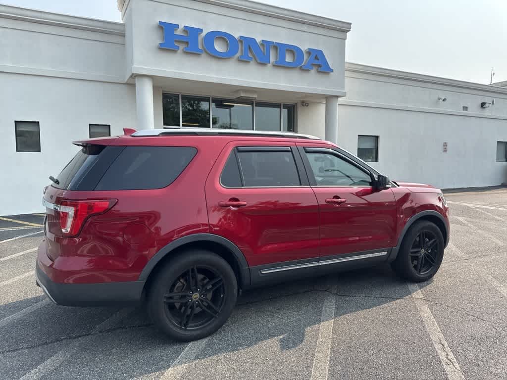 Thumbnail: 2016 Ford Explorer - 6