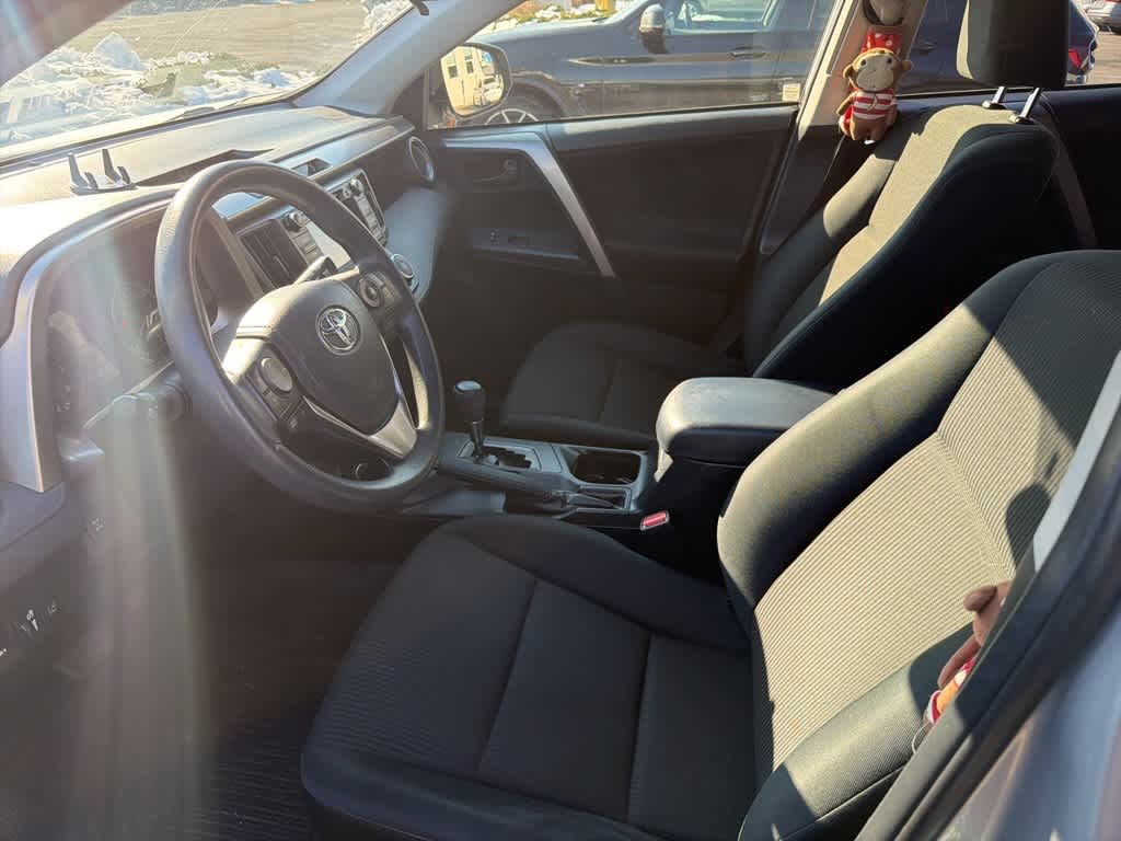 Thumbnail: 2018 Toyota RAV4 - 28