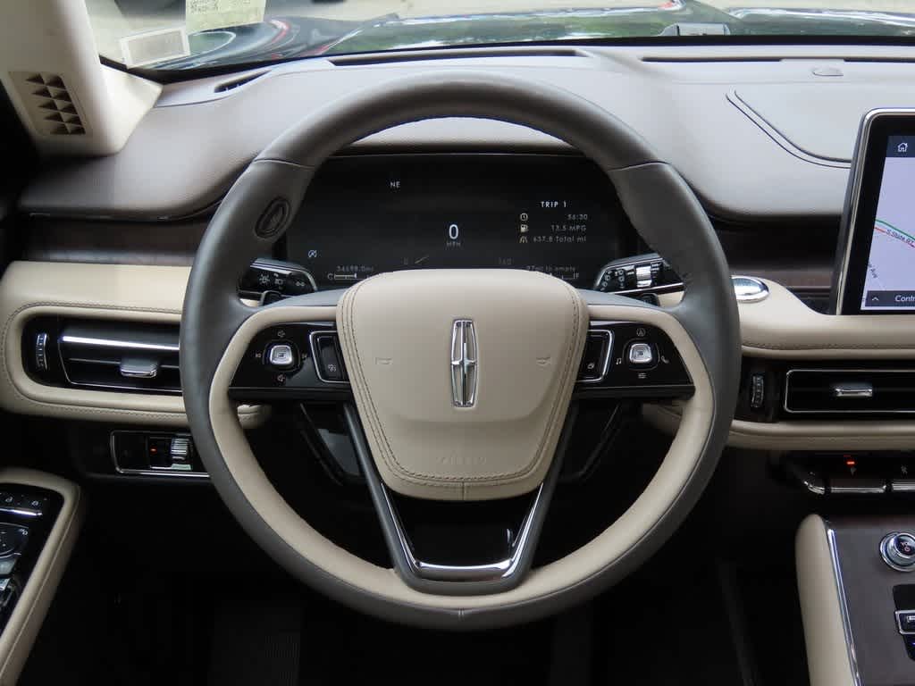 Thumbnail: 2022 Lincoln Aviator - 20