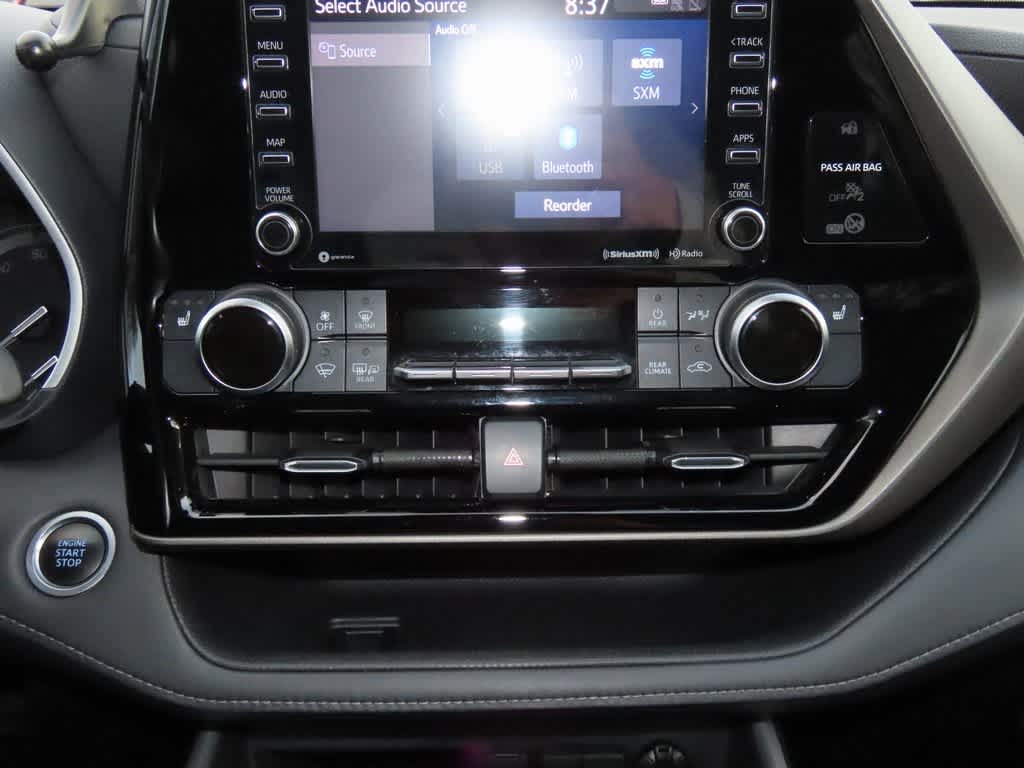 Thumbnail: 2020 Toyota Highlander - 21