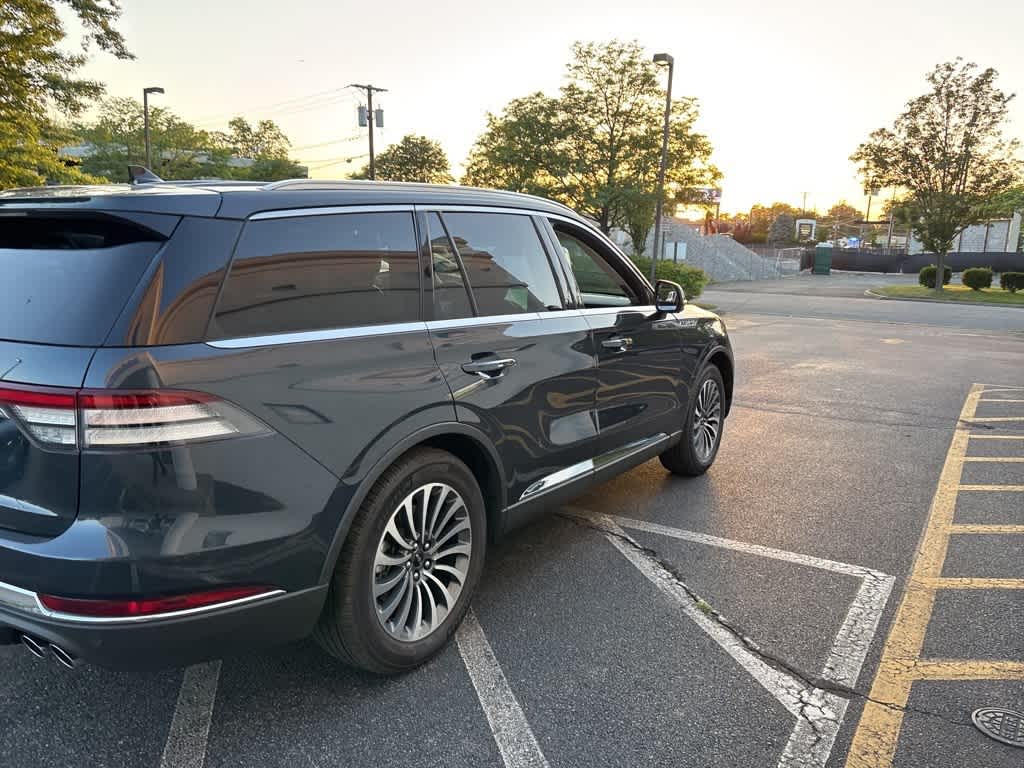 Thumbnail: 2022 Lincoln Aviator - 16