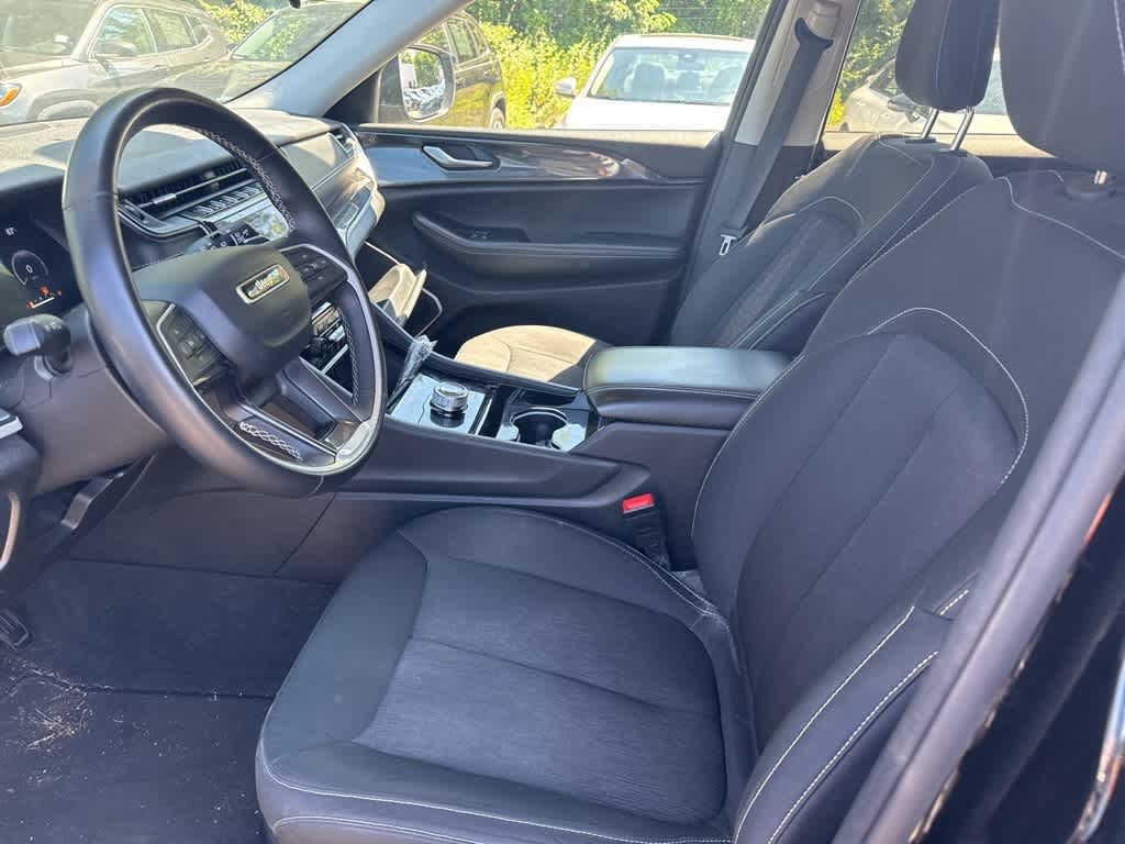 Thumbnail: 2022 Jeep Grand Cherokee - 33