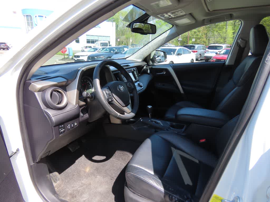 Thumbnail: 2015 Toyota RAV4 - 2