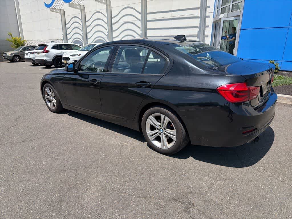 Thumbnail: 2016 BMW 3 Series - 10