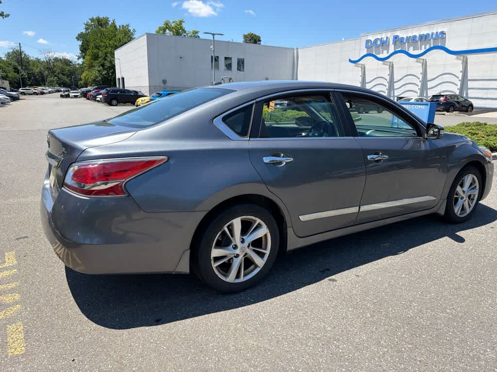 Thumbnail: 2015 Nissan Altima - 10