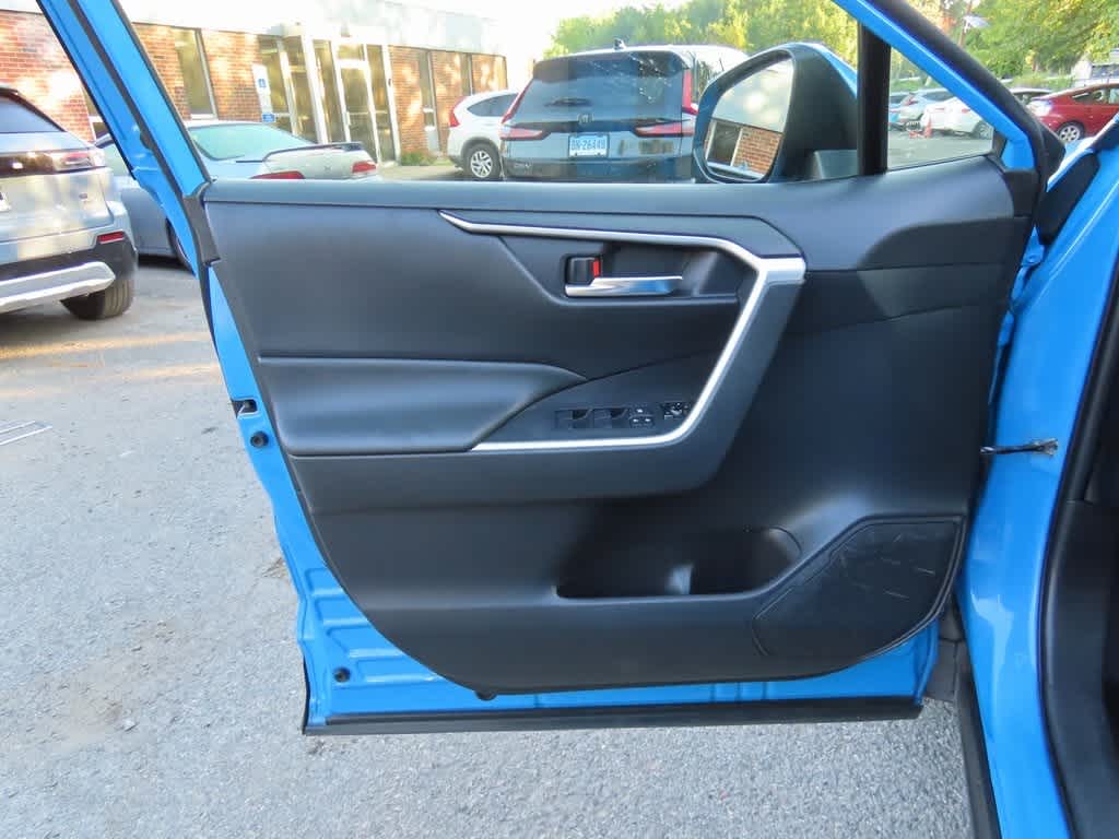 Thumbnail: 2019 Toyota RAV4 - 15