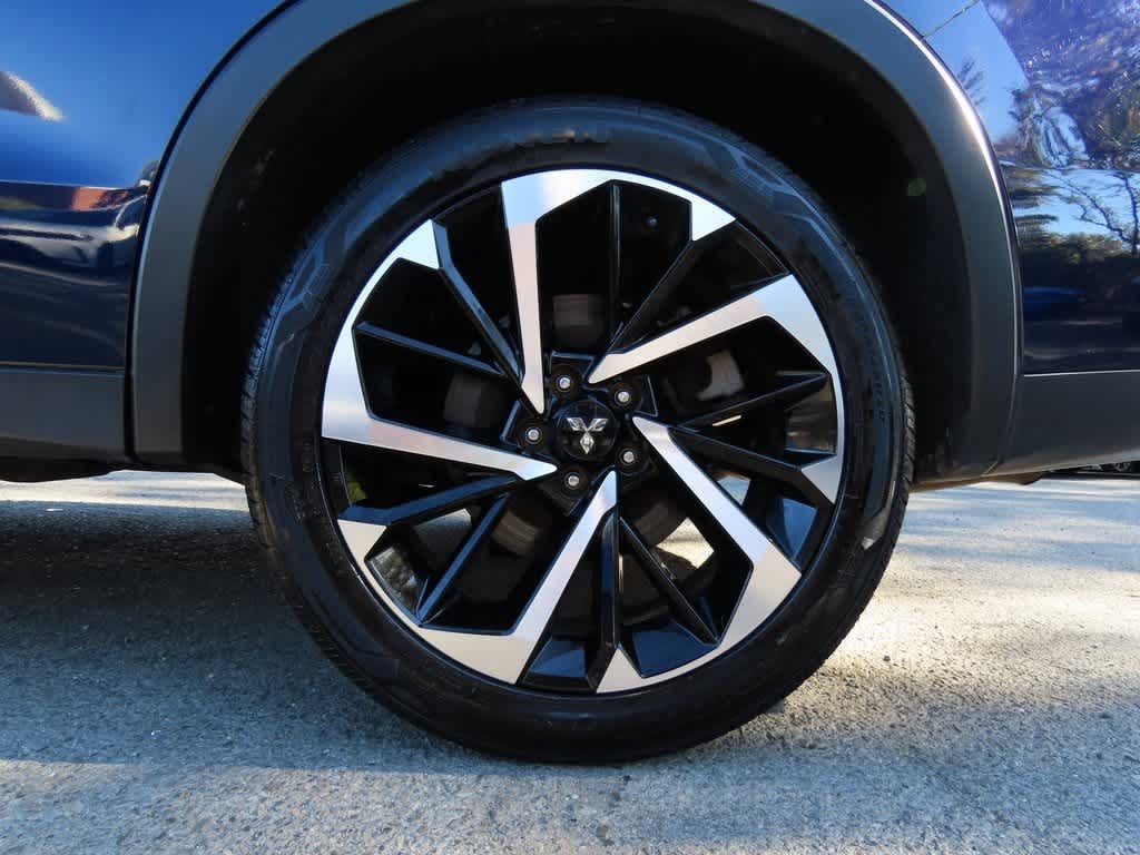 Thumbnail: 2024 Mitsubishi Outlander - 9