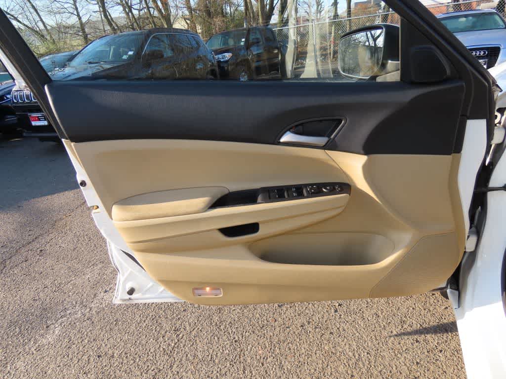 Thumbnail: 2011 Honda Accord - 14