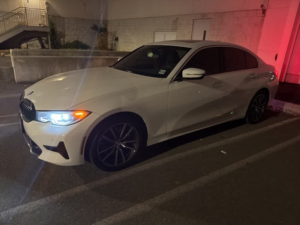 Thumbnail: 2021 BMW 3 Series - 3