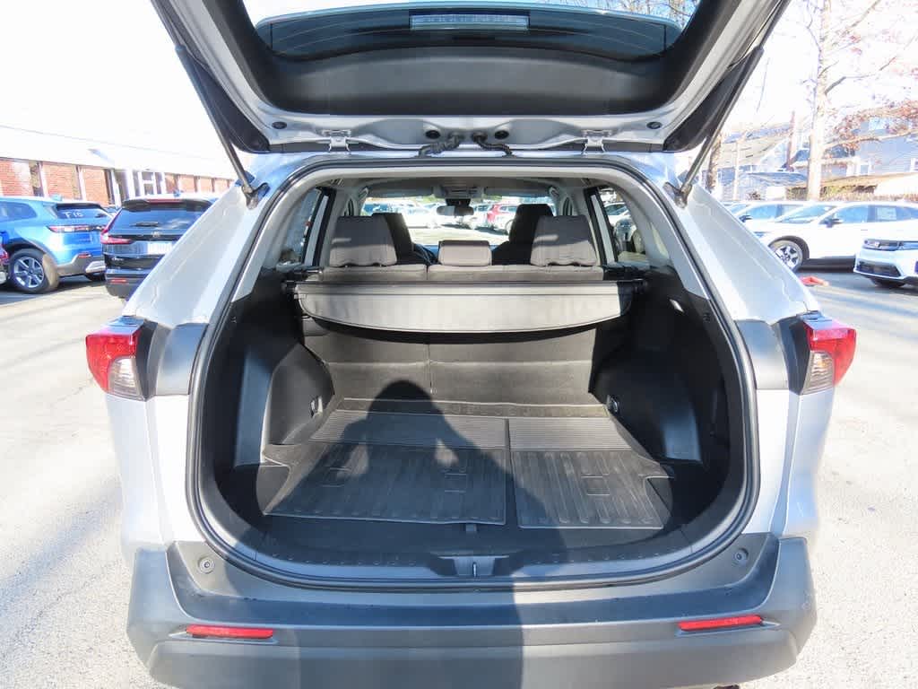 Thumbnail: 2022 Toyota RAV4 - 11