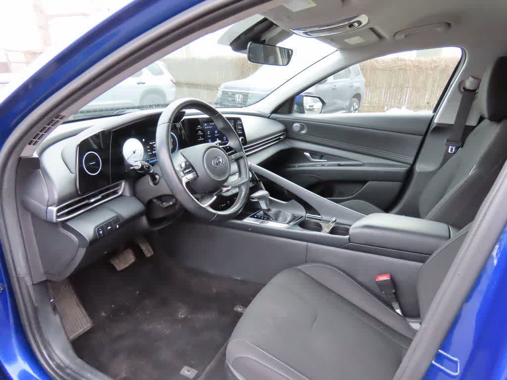 Thumbnail: 2022 Hyundai Elantra - 2