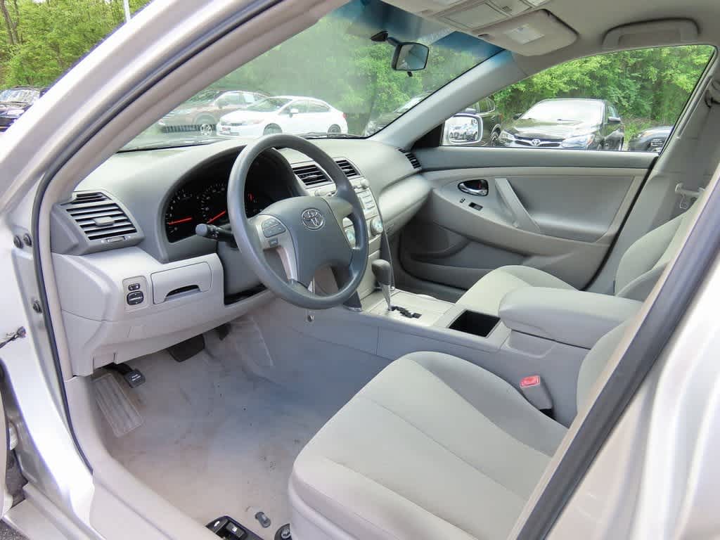 2009 Toyota Camry LE 2
