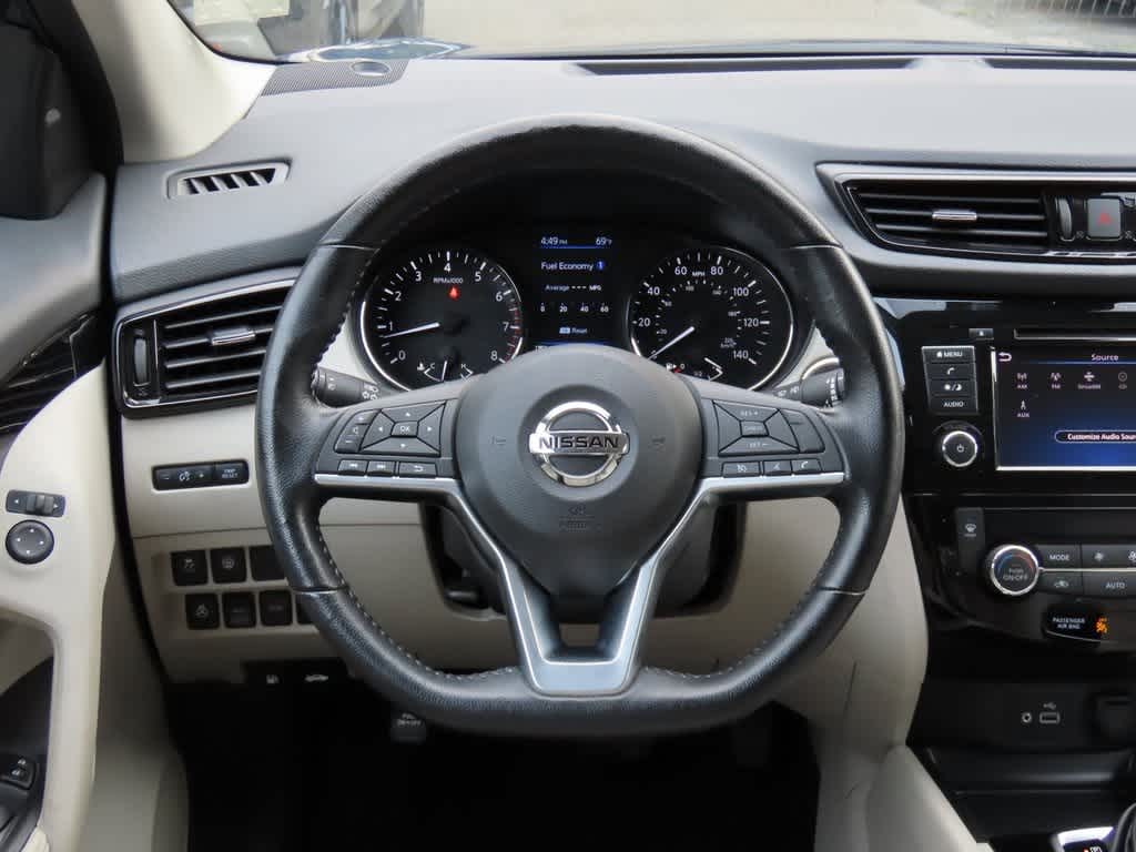 2022 Nissan Rogue Sport SV 18
