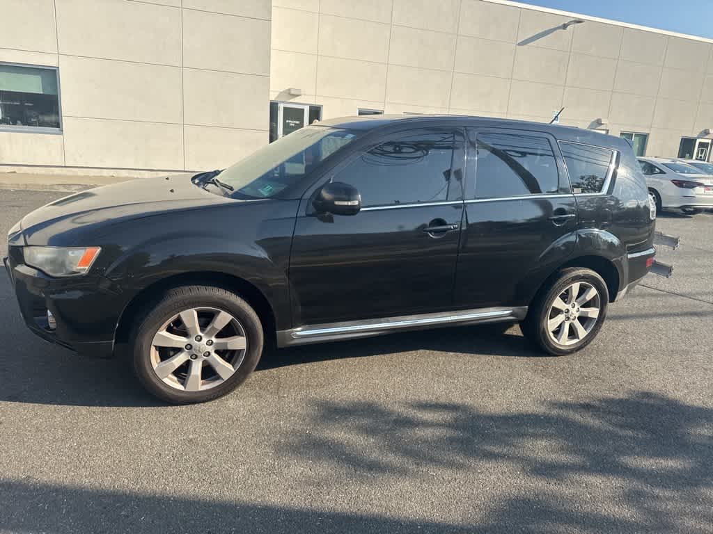 Thumbnail: 2010 Mitsubishi Outlander - 2